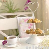شیرینی خوری دو طبقه فلزی قلبی