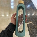 بطری آب شیشهای دنی هوم (Danny Home) با نشانگر زمان – رنگ سبز