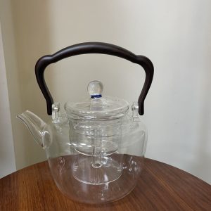 قوری پیرکس ۲ فیلتره دسته چوبی گردویی ۱۲۰۰ میل
