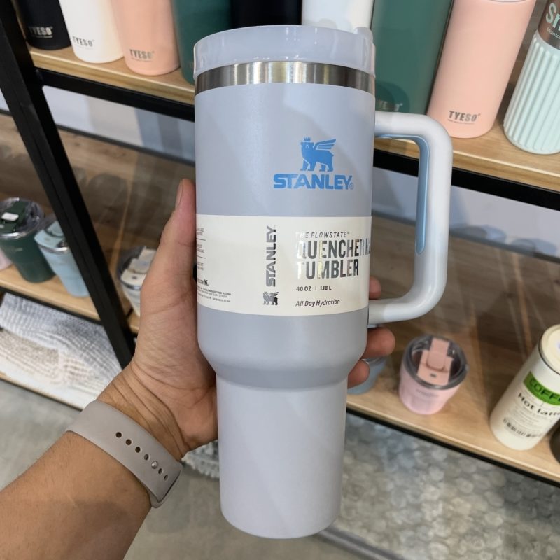 ماگ استنلی Quencher H2.O Tumbler دسته‌دار 1.18 لیتر رنگ sky blue