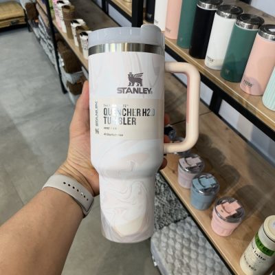 ماگ استنلی Quencher H2.O رنگ صورتی ابرنگی