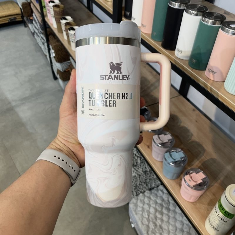 ماگ استنلی Quencher H2.O رنگ صورتی ابرنگی
