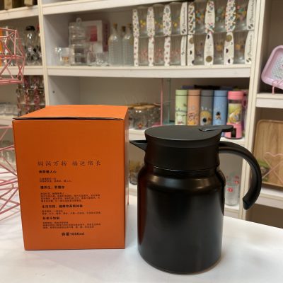 فلاسک صافی‌دار ۱ لیتری با درب فشاری مشکی