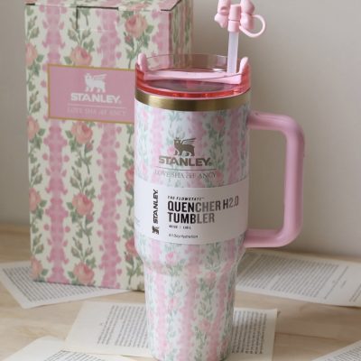 تراول ماگ استنلی مدل Tumbler طرح گل صورتی با جعبه کادویی