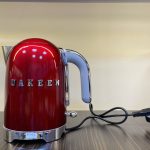 کتری برقی UAKEEN مدل ZL طرح اسمگ زرشکی