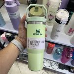 تراول ماگ استنلی Iceflow ظرفیت 0.88 لیتر – رنگ سبز پاستیلی