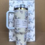 تراول ماگ استنلی طرح پاپیون آبی جعبه بزرگ کادویی تامبلر Quencher H2.O (۱.۱۸ لیتر)