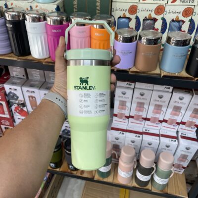 ماگ استنلی مدل IceFlow Flip Tumbler – رنگ سبز | ظرفیت 0.88 لیتر