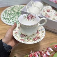 ست چایخوری ۱۲ پارچه گل‌دار کد 6113 | فنجان و نعلبکی چینی طرح گل‌های صورتی