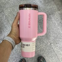 تصویر اصلی ماگ استنلی صورتی ۴۰ اونس