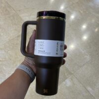 تامبلر Stanley Quencher H2.0 قهوه‌ای سوخته ۴۰ اونس گرید A