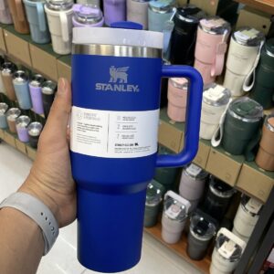 ماگ استنلی دسته‌دار 1.18 لیتر رنگ سورمه‌ای