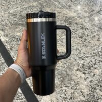 ماگ استنلی مشکی 1.18 لیتر مدل Quencher H2.0 | درب ضد نشت