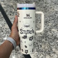 تراول ماگ استنلی طرح استیچ کرم نی‌دار 1.18 لیتر